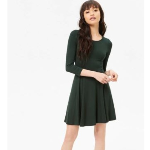 5/$100 Emerald Green Long Sleeve Dress - Picture 1 of 2
